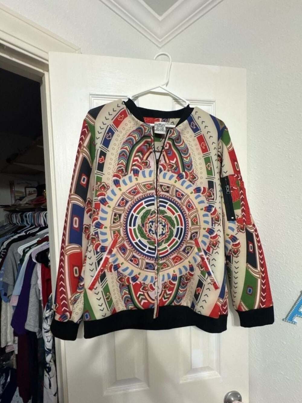Parsley & Sage Multi-Color Geometric Pattern Print Zip-Up Bomber Jacket
